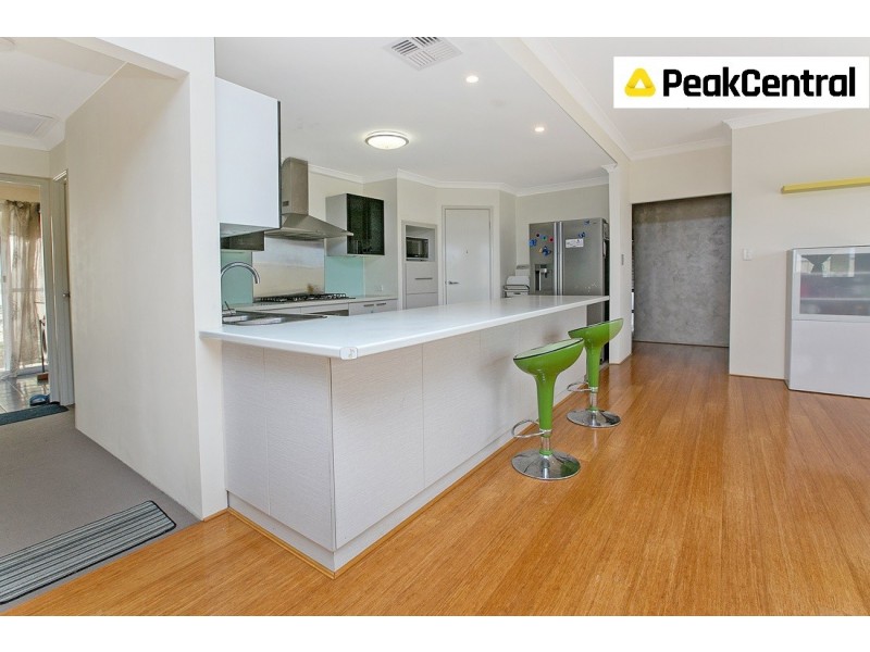 25 Mohan Loop, Hammond Park WA 6164