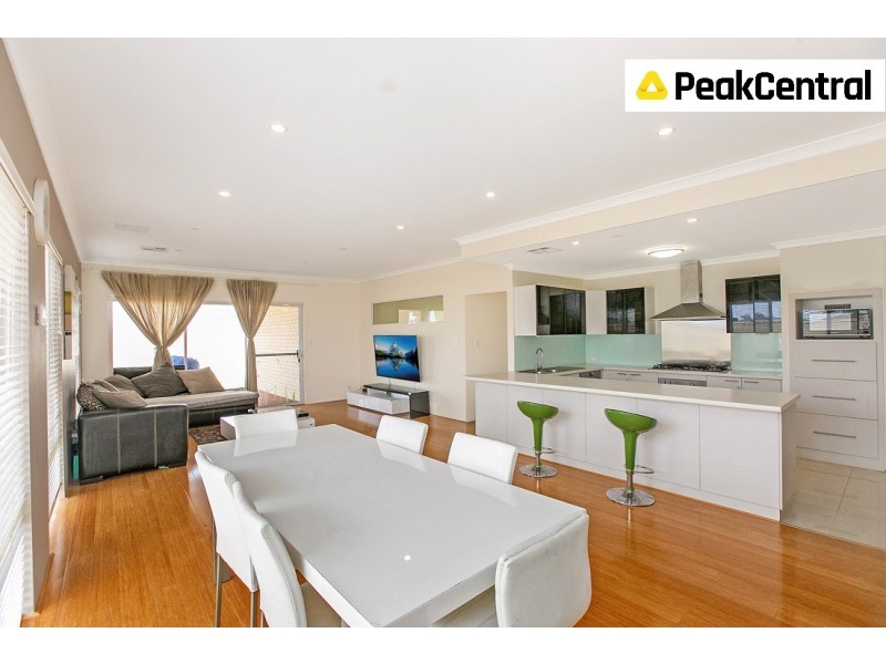 25 Mohan Loop, Hammond Park WA 6164