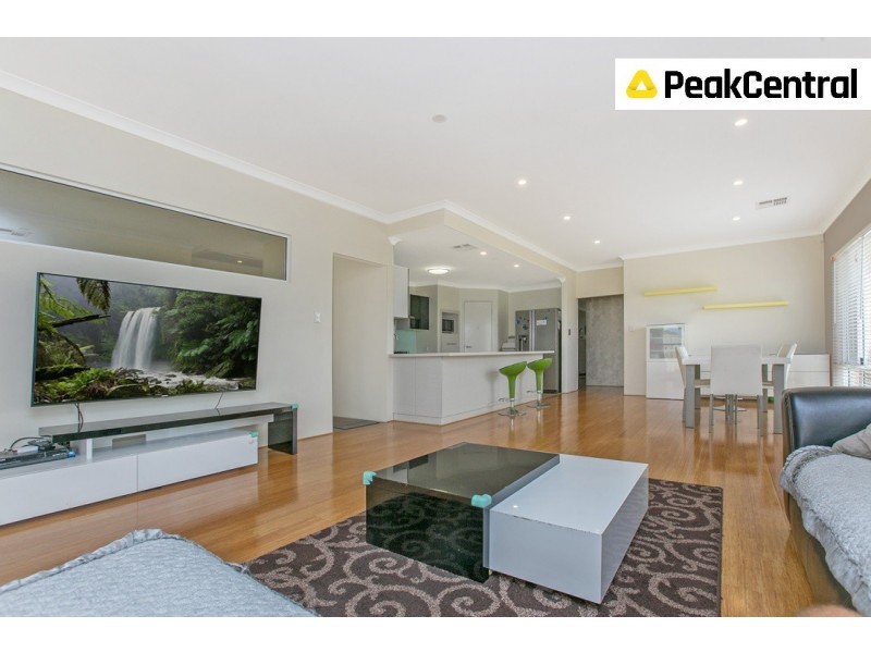 25 Mohan Loop, Hammond Park WA 6164