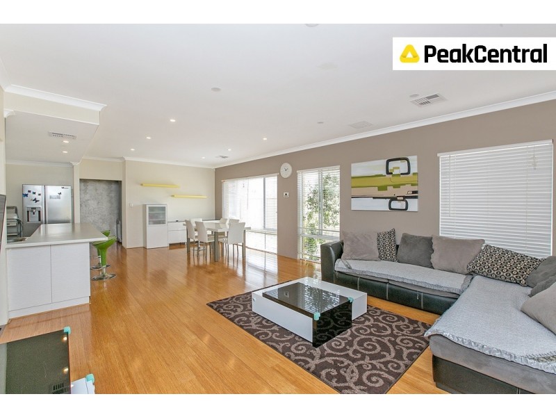 25 Mohan Loop, Hammond Park WA 6164