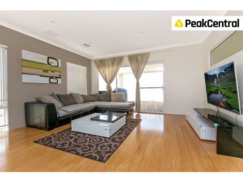 25 Mohan Loop, Hammond Park WA 6164