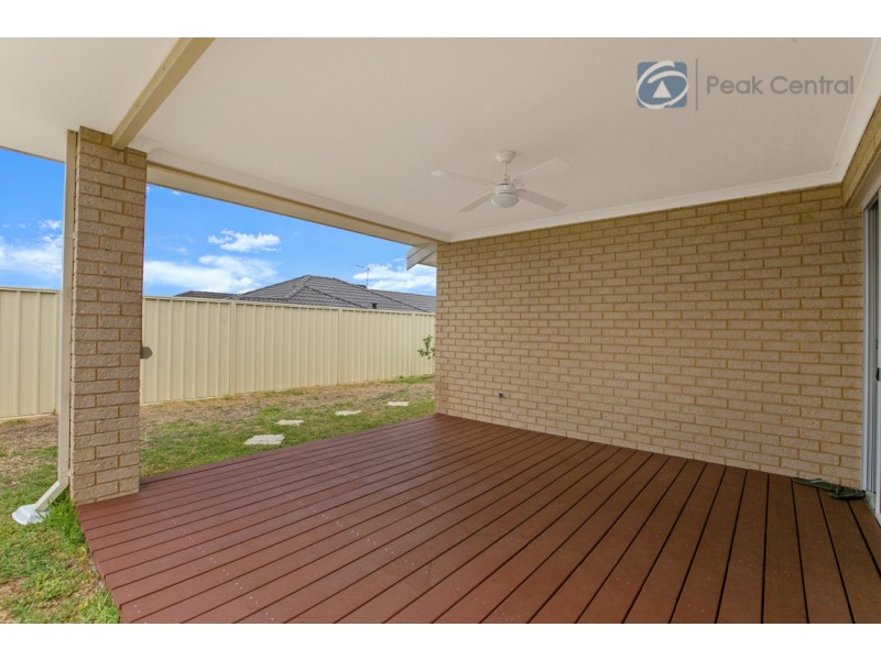 25 Mohan Loop, Hammond Park WA 6164