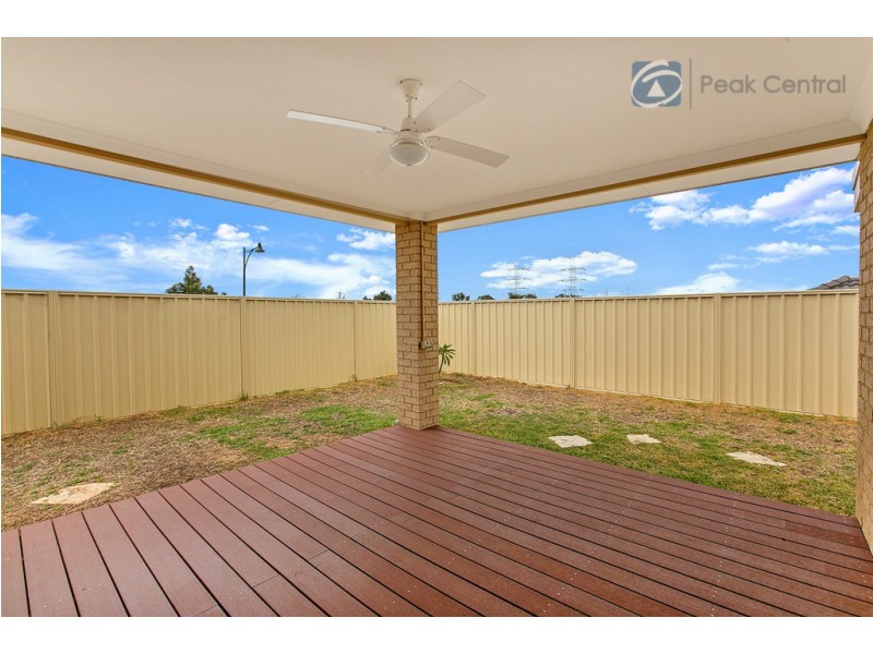 25 Mohan Loop, Hammond Park WA 6164