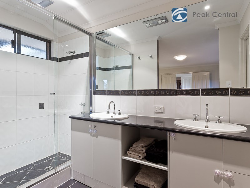 20 Sanguine Way, Atwell WA 6164