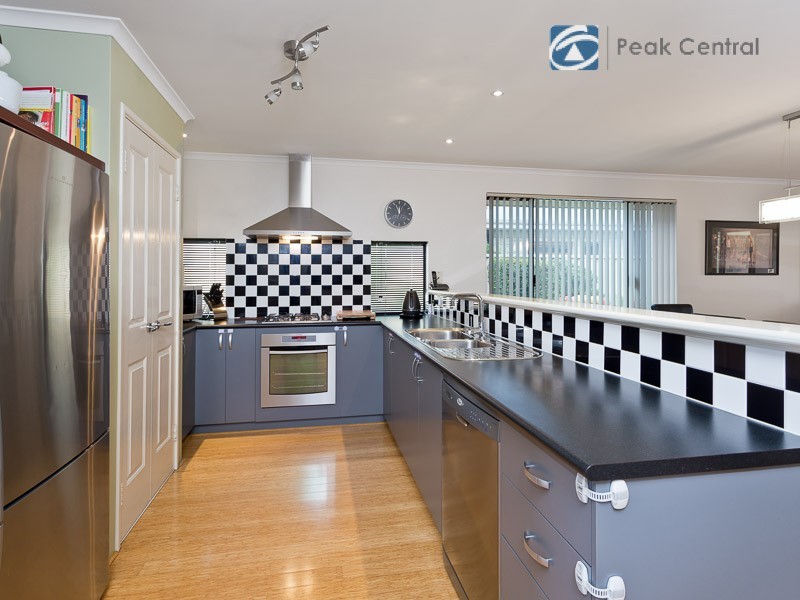 20 Sanguine Way, Atwell WA 6164