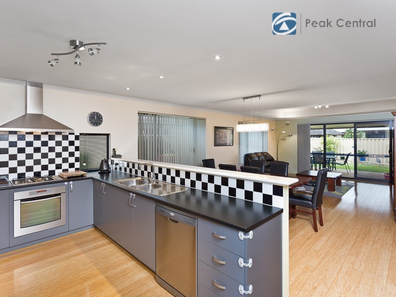 20 Sanguine Way, Atwell WA 6164