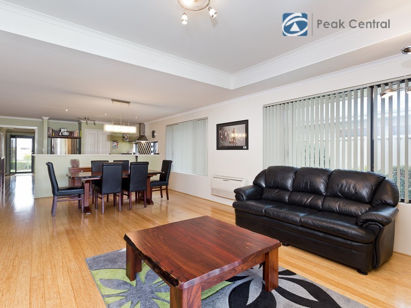 20 Sanguine Way, Atwell WA 6164