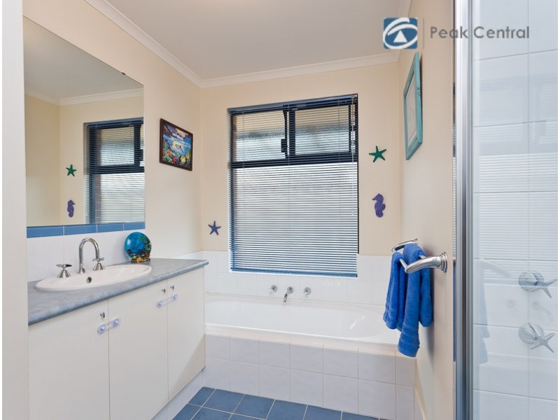 20 Sanguine Way, Atwell WA 6164