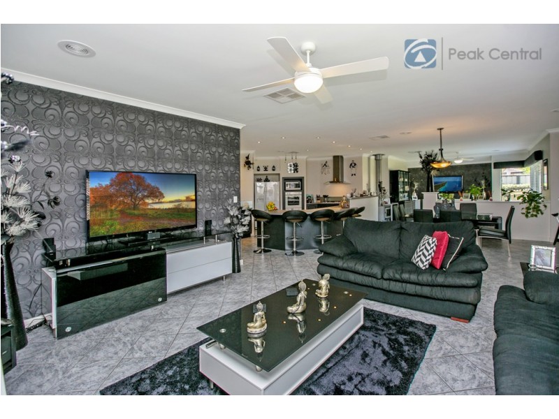 7 Laigo Way, Hammond Park WA 6164