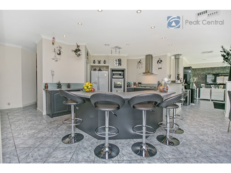 7 Laigo Way, Hammond Park WA 6164