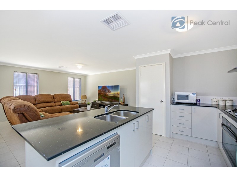 167 Frankland Ave, Hammond Park WA 6164