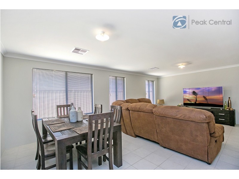 167 Frankland Ave, Hammond Park WA 6164