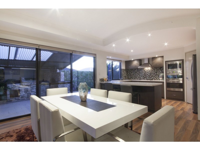 2 Bledsoe Way, Success WA 6164