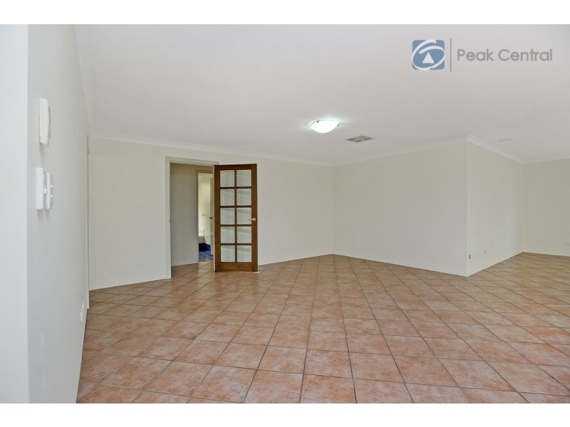 38 Avon Crescent, Atwell WA 6164