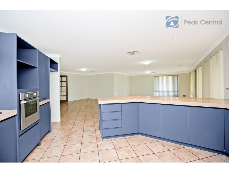 38 Avon Crescent, Atwell WA 6164