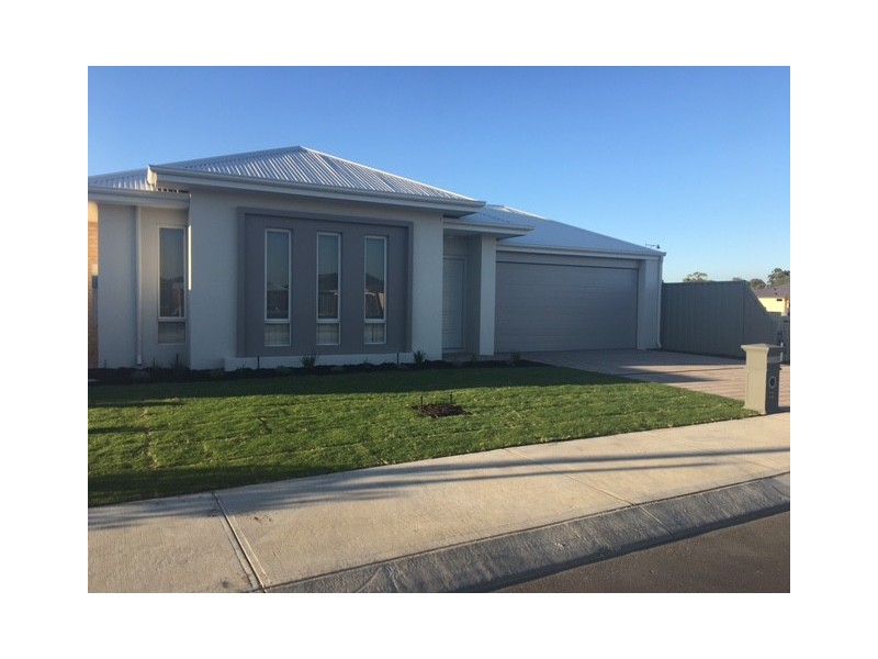 3 Willandra Parkway, Wandi WA 6167