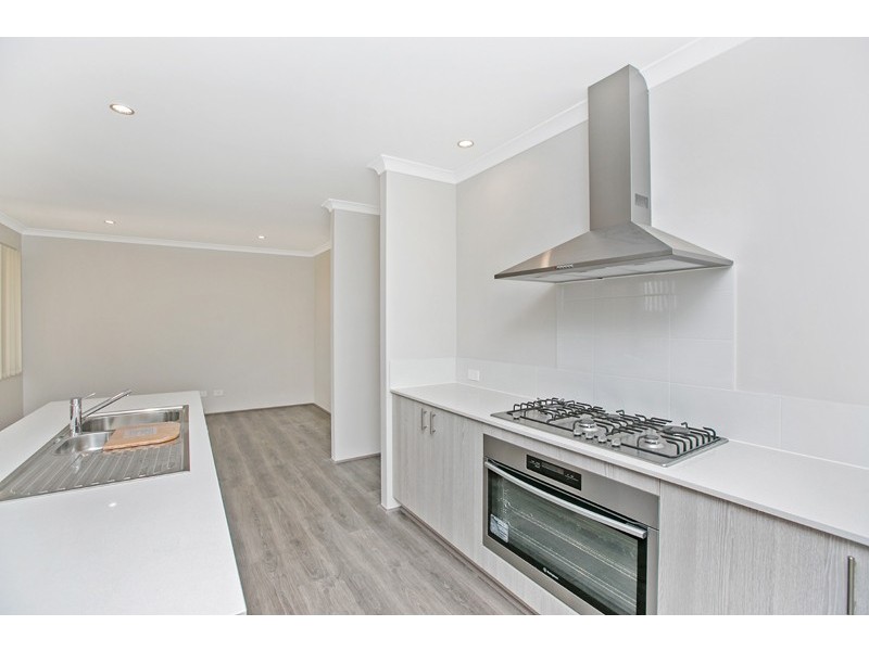 3 Willandra Parkway, Wandi WA 6167