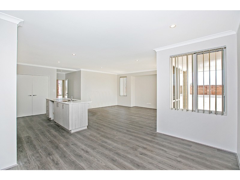 3 Willandra Parkway, Wandi WA 6167