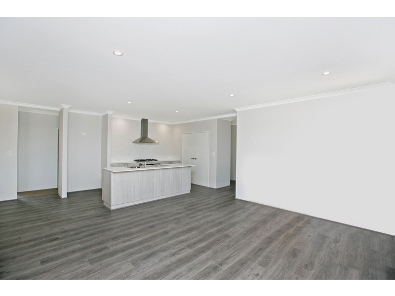 3 Willandra Parkway, Wandi WA 6167