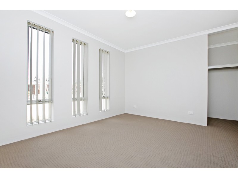 3 Willandra Parkway, Wandi WA 6167