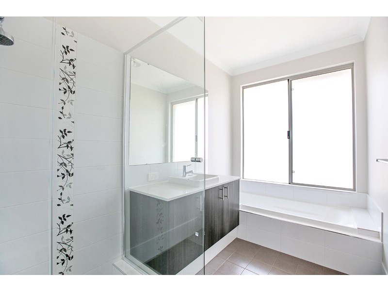 3 Willandra Parkway, Wandi WA 6167