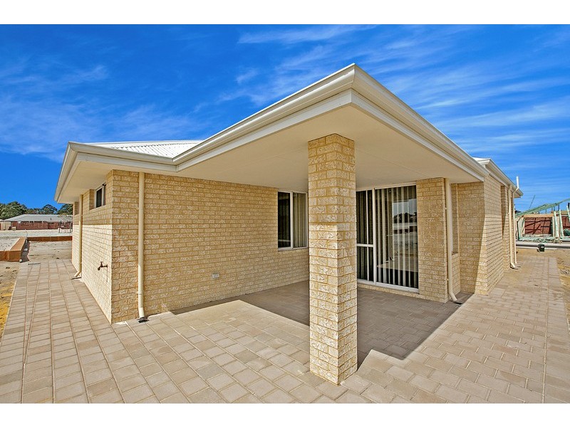 3 Willandra Parkway, Wandi WA 6167