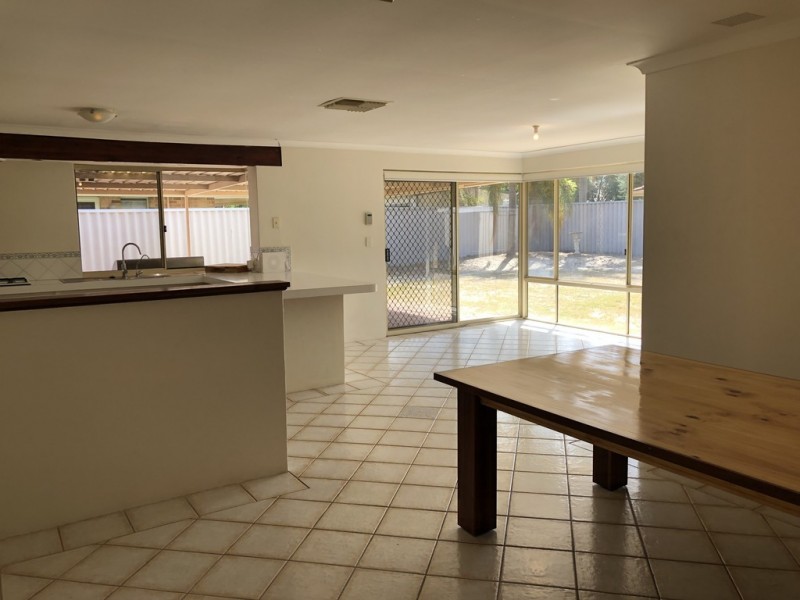 1 Oaten Retreat, Atwell WA 6164