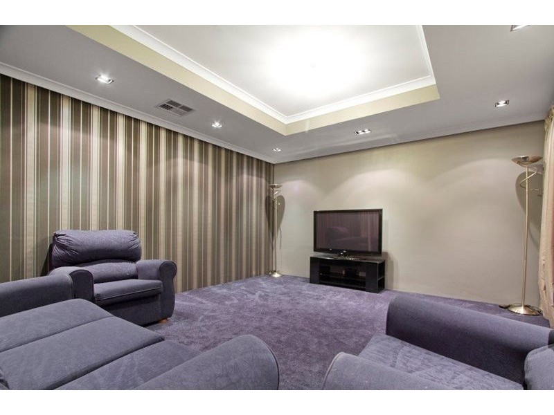 5 Minerva Loop, Success WA 6164