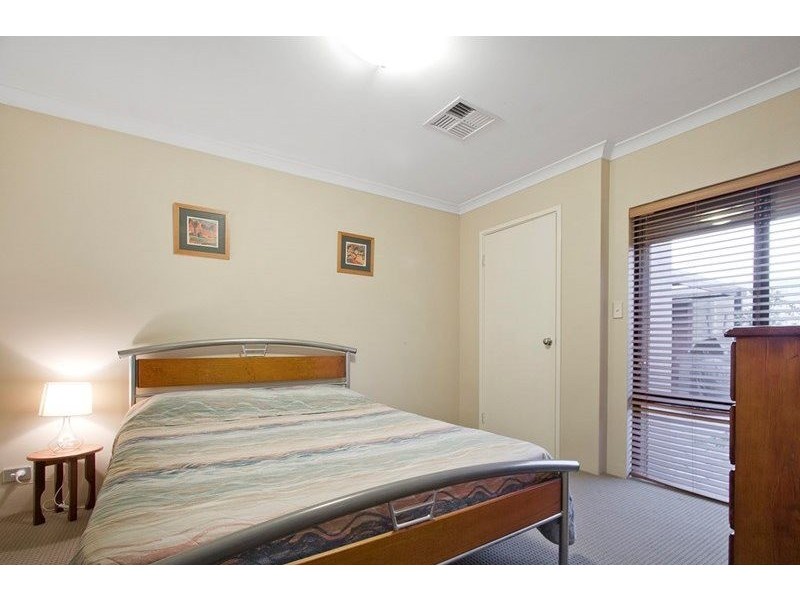 5 Minerva Loop, Success WA 6164