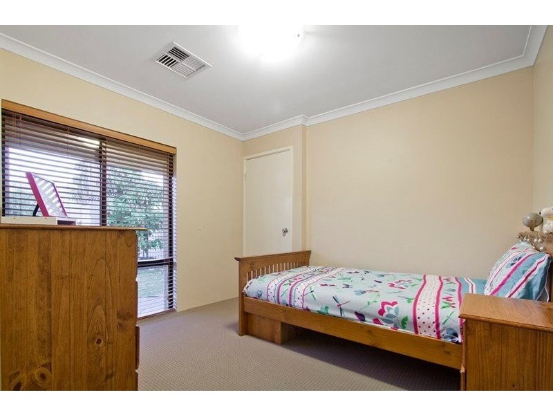 5 Minerva Loop, Success WA 6164