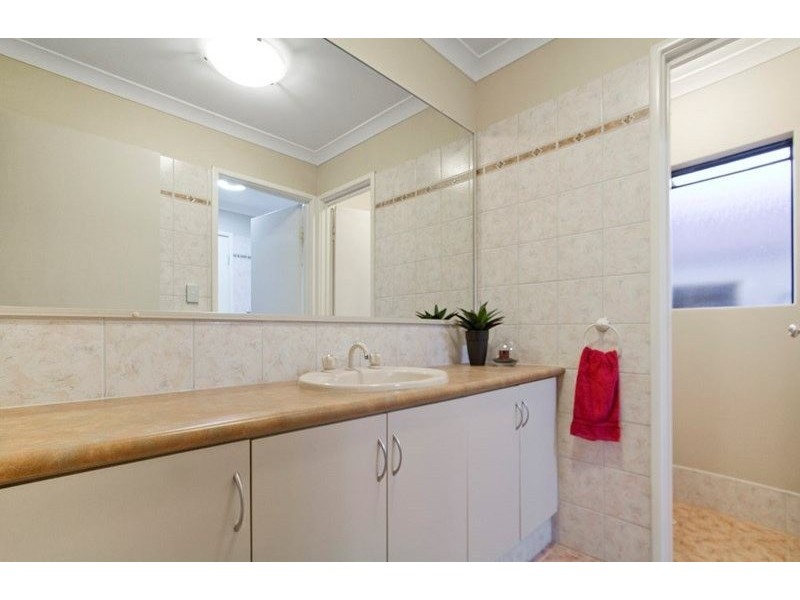 5 Minerva Loop, Success WA 6164