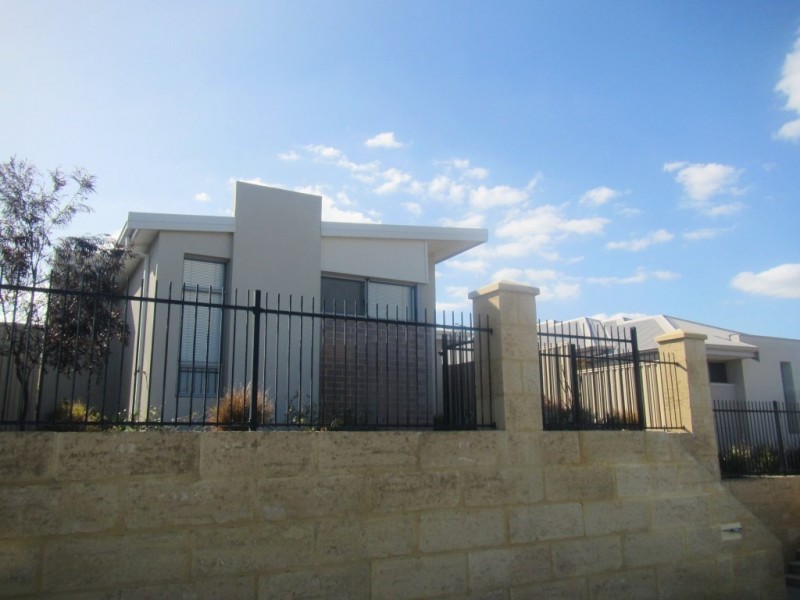 16 McLaren Avenue, Beeliar WA 6164