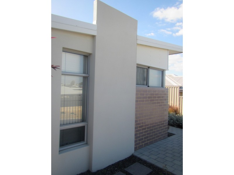 16 McLaren Avenue, Beeliar WA 6164