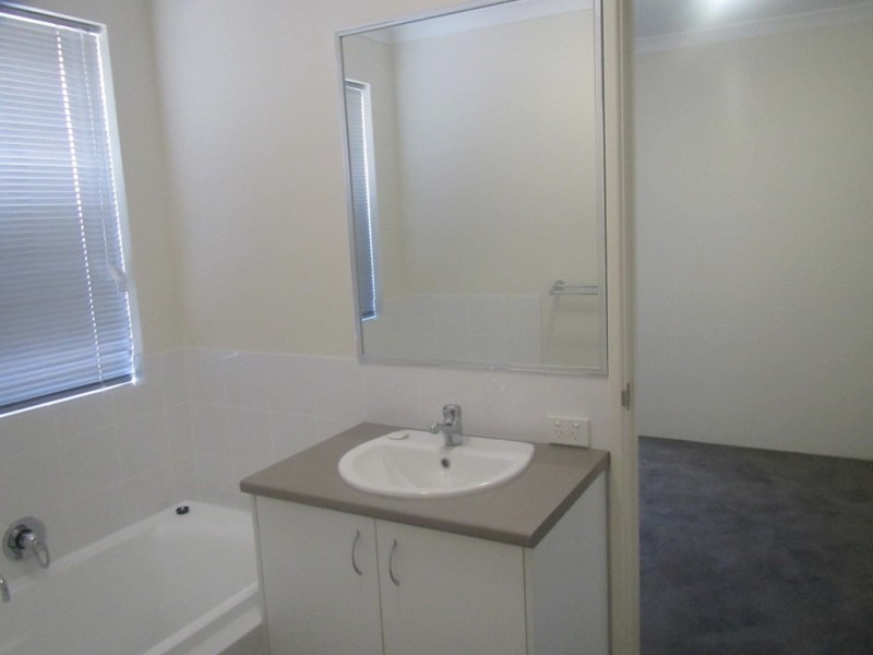 16 McLaren Avenue, Beeliar WA 6164