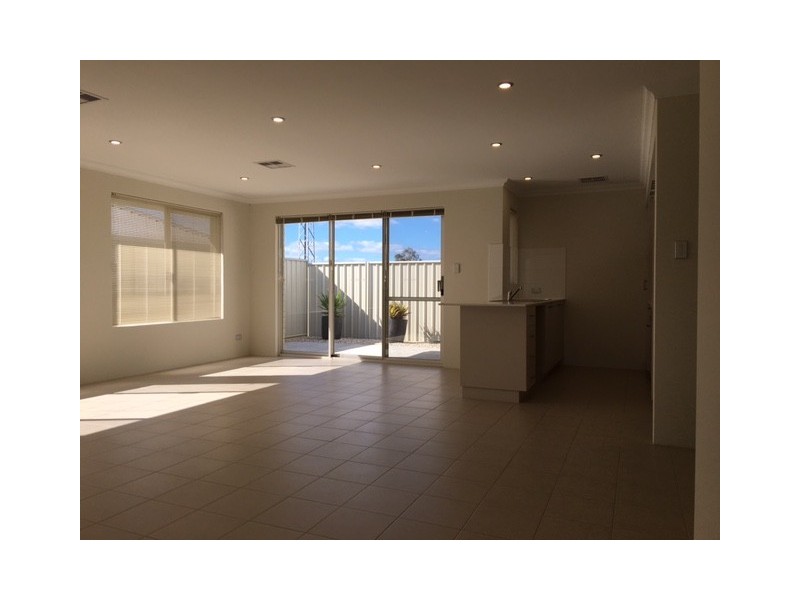 15/27 Barfield Road, Hammond Park WA 6164