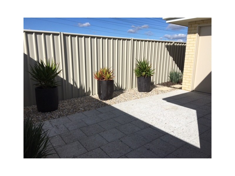 15/27 Barfield Road, Hammond Park WA 6164