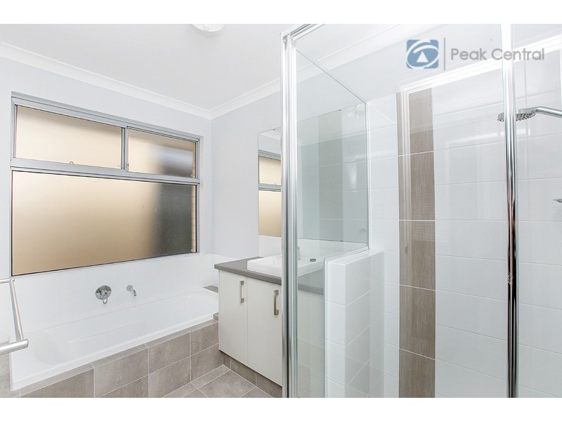 17 Idalia Terrace, Wandi WA 6167