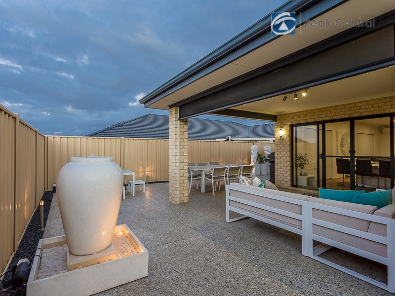 6 Blackstock Street, Hammond Park WA 6164