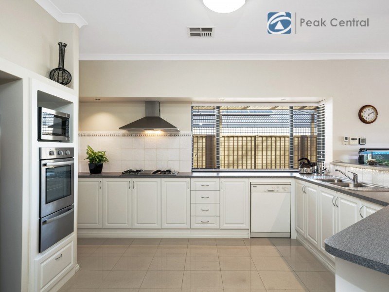 24 Belladonna Drive, Yangebup WA 6164