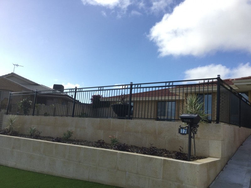 17 Porpoise Court, Coogee WA 6166