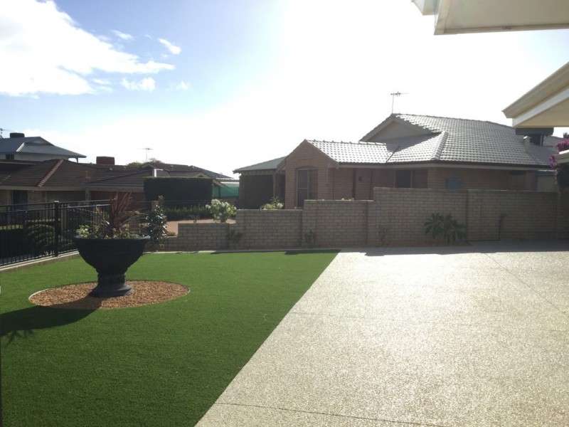 17 Porpoise Court, Coogee WA 6166