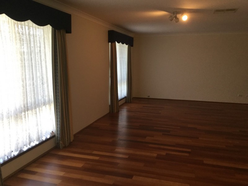 17 Porpoise Court, Coogee WA 6166