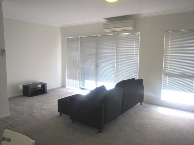 36/2 Stockton Bend, Cockburn Central WA 6164
