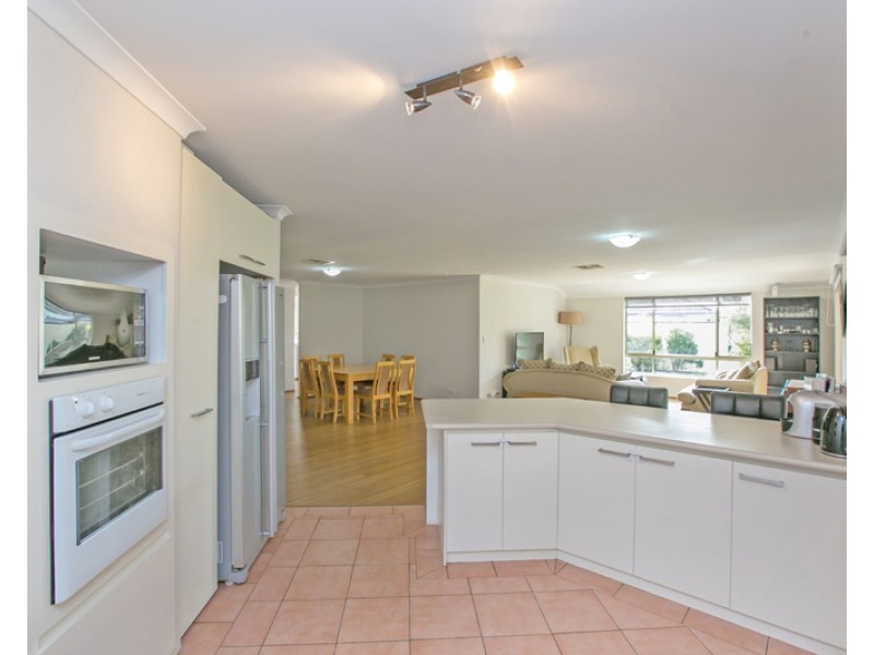 8 Oxburgh Link, Success WA 6164