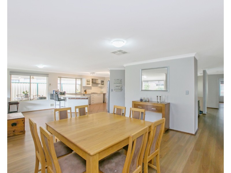 8 Oxburgh Link, Success WA 6164