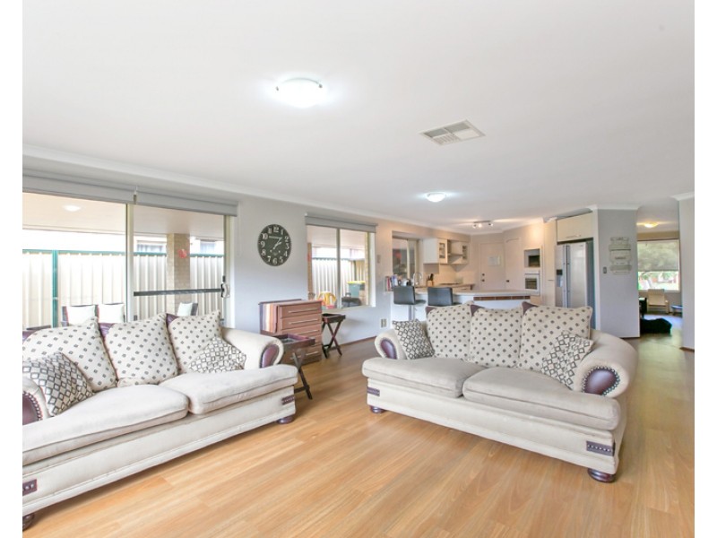 8 Oxburgh Link, Success WA 6164