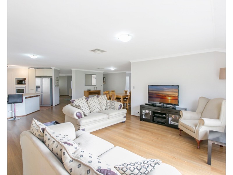8 Oxburgh Link, Success WA 6164