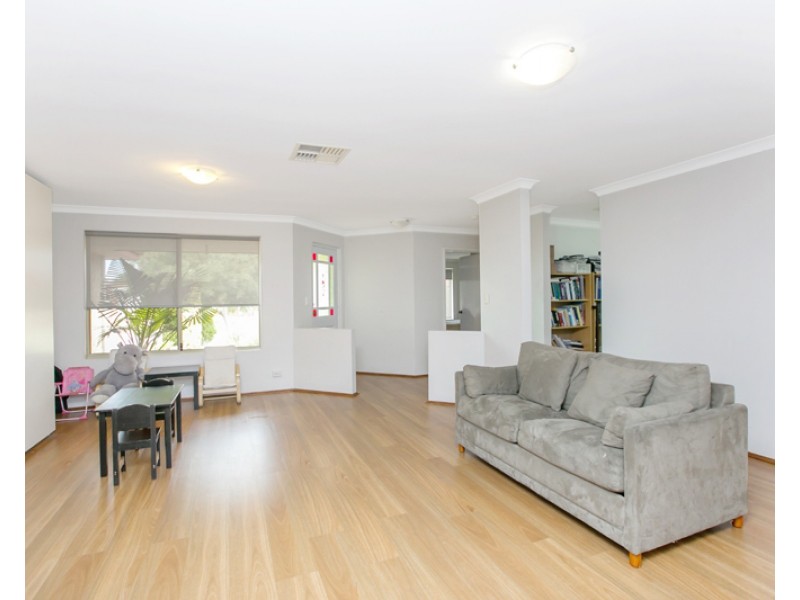 8 Oxburgh Link, Success WA 6164