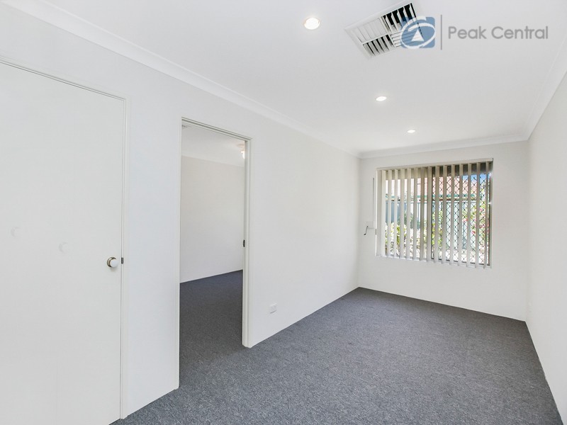 31 Folland Parade, Atwell WA 6164