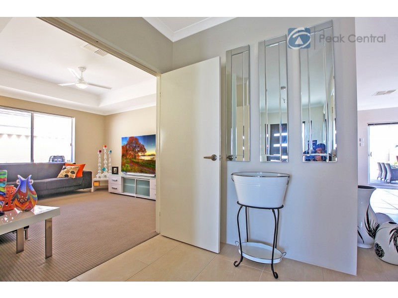 8 Blossom Chase, Aubin Grove WA 6164